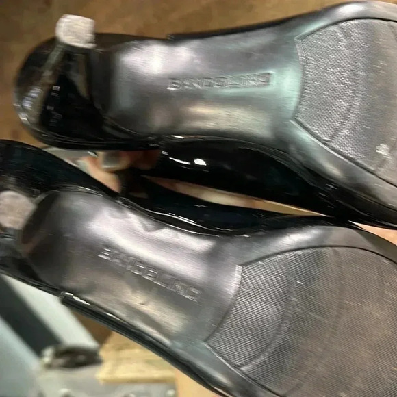 Bandolino- Black Patent Leather Peep Open Toe Sling Back Heel, Size 7.5 - Picture 5 of 6